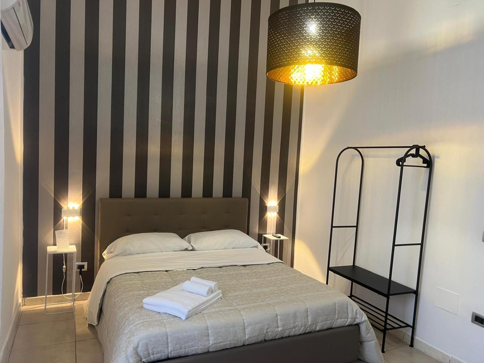 Suite Conte Poderico Naples Exterior photo